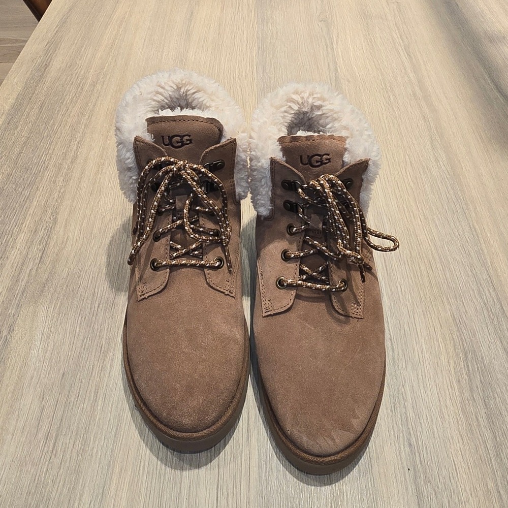 UGG Neumel Heritage Lace Up Boots Chestnut Suede Shearling 1130713 Womens 9 NEW